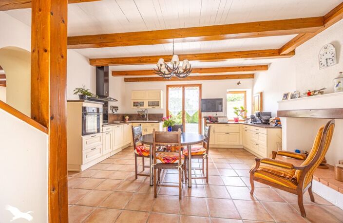 Maison en pierre de 7 pièces principales — photo 3