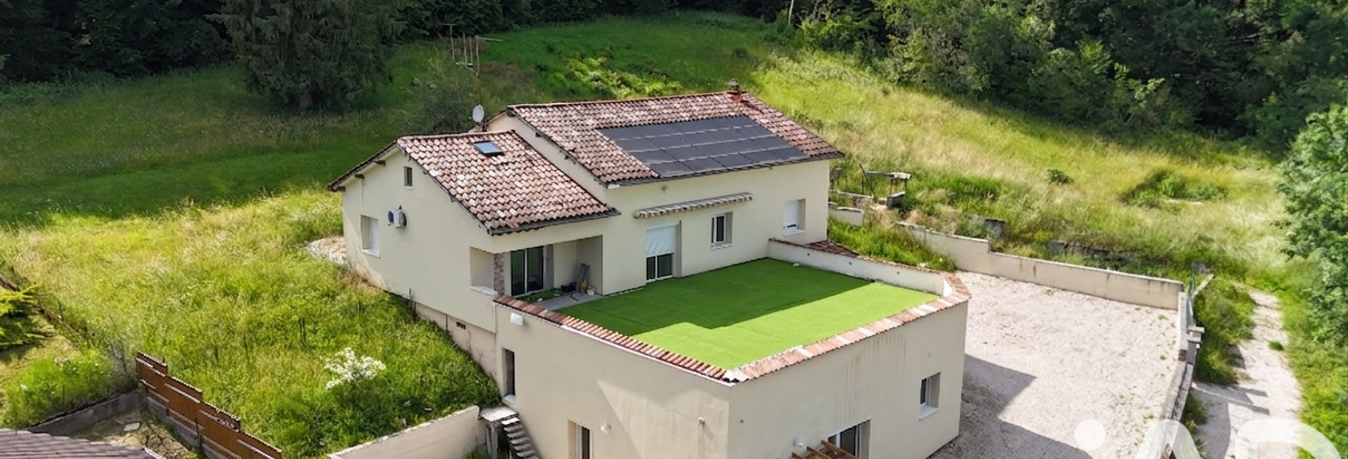 Maison 8 Pièces 200 m² à vendre à Marchaux-Chaudefontaine (25640)