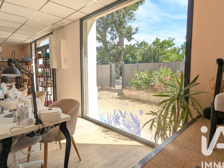 Vente Local commercial 75 m&sup2; — photo 1