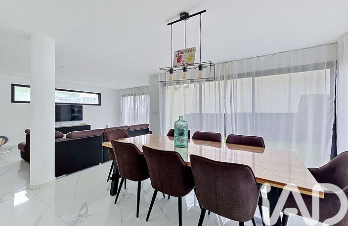 Vente Maison/villa 7 pièces — photo 2