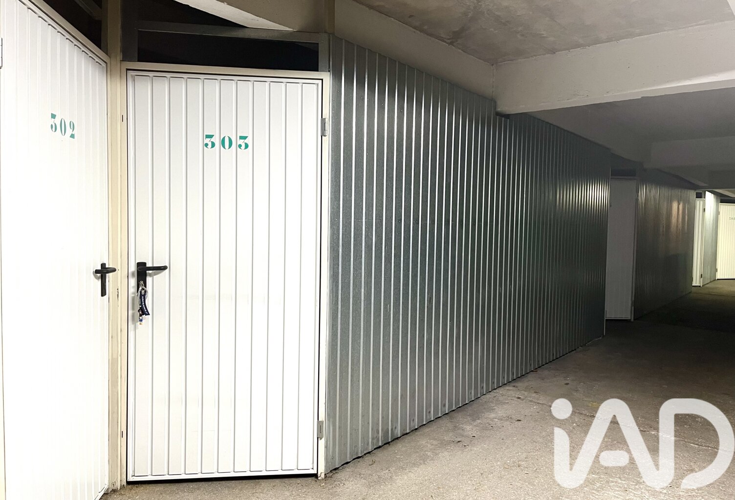 Vente Garage 4 m&sup2; — photo 1