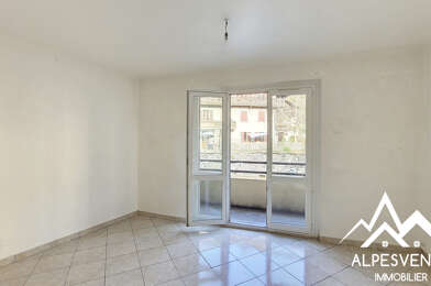 Appartement 3 pièces 800 €