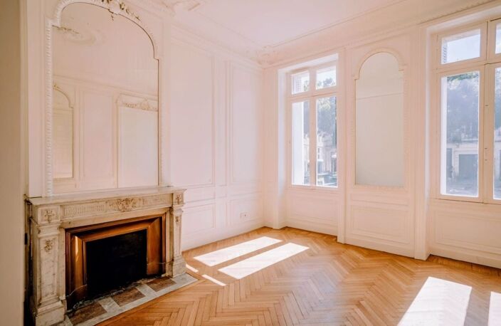 APPARTEMENT DE PRESTIGE 200 M² AVEC JARDIN PRIVÉ 135 M² ET D? — photo 3