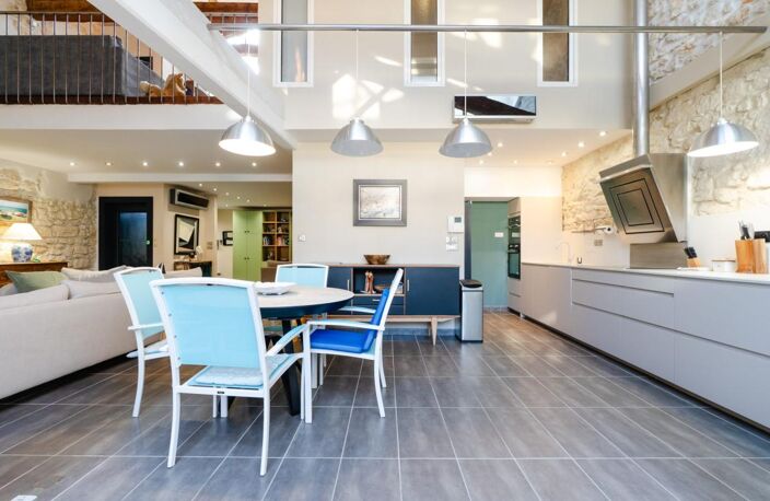 LOFT D'EXCEPTION AVEC ASCENSEUR PRIVATIF, GARAGE ET TERRASSES — photo 3