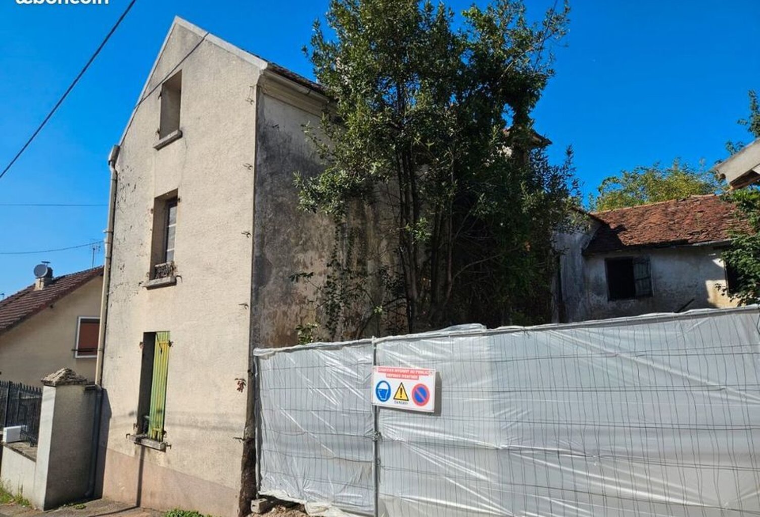 Maison a renover au centre du charmant village de PAVANT — photo 1