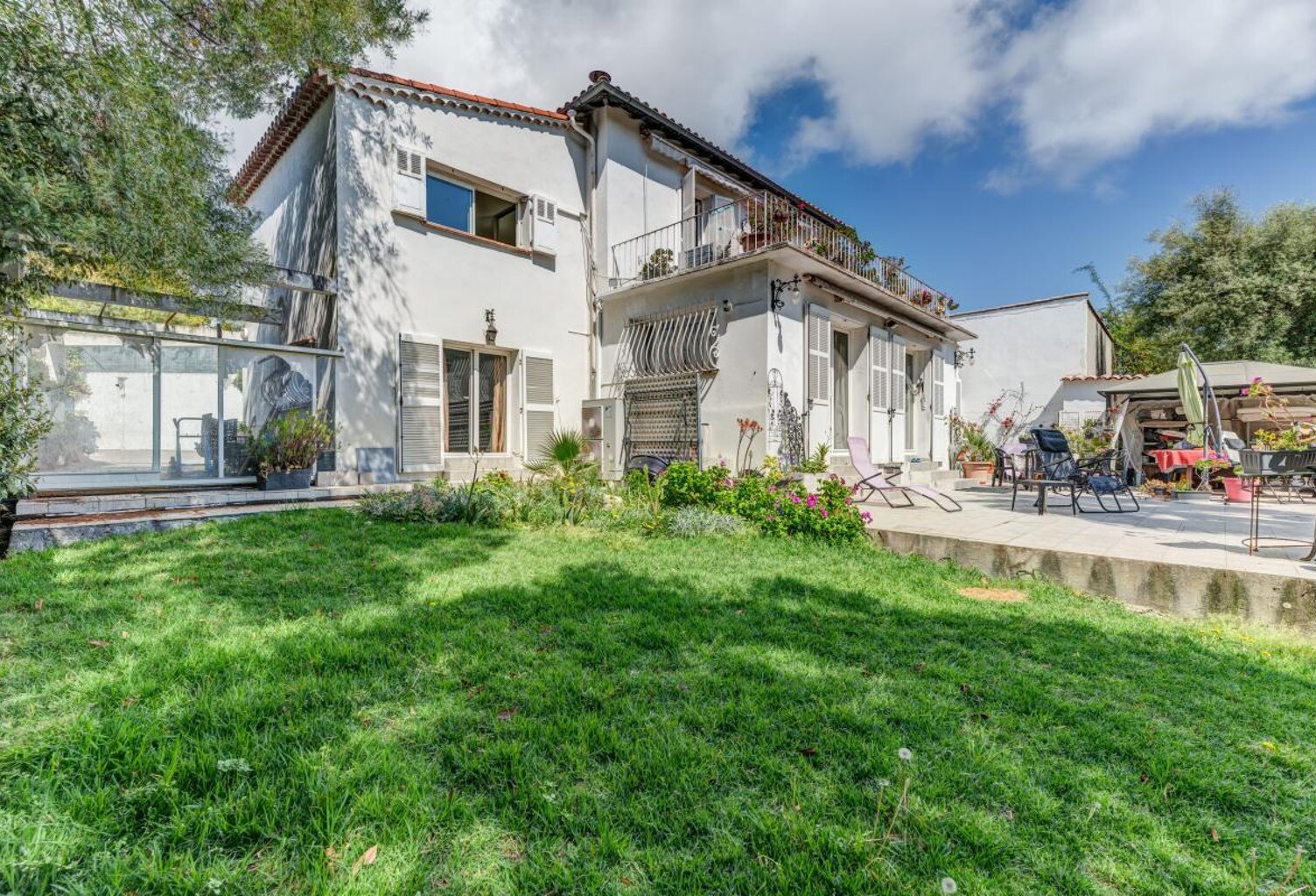 EXCLUSIVITÉ – Villa d'Exception à Juan-les-Pins, à Deux Pas de la Mer — photo 1