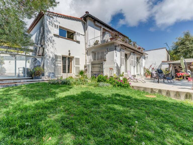 EXCLUSIVITÉ – Villa d'Exception à Juan-les-Pins, à Deux Pas de la Mer — photo 1