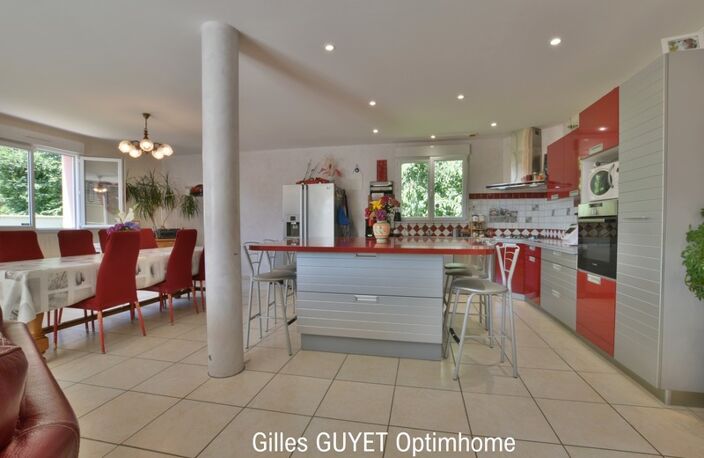BERNAY,MAISON INDIVIDUELLE T9, DPE:C  177M  6 chambres. Terrain de 1000M² env. 309990€ — photo 3