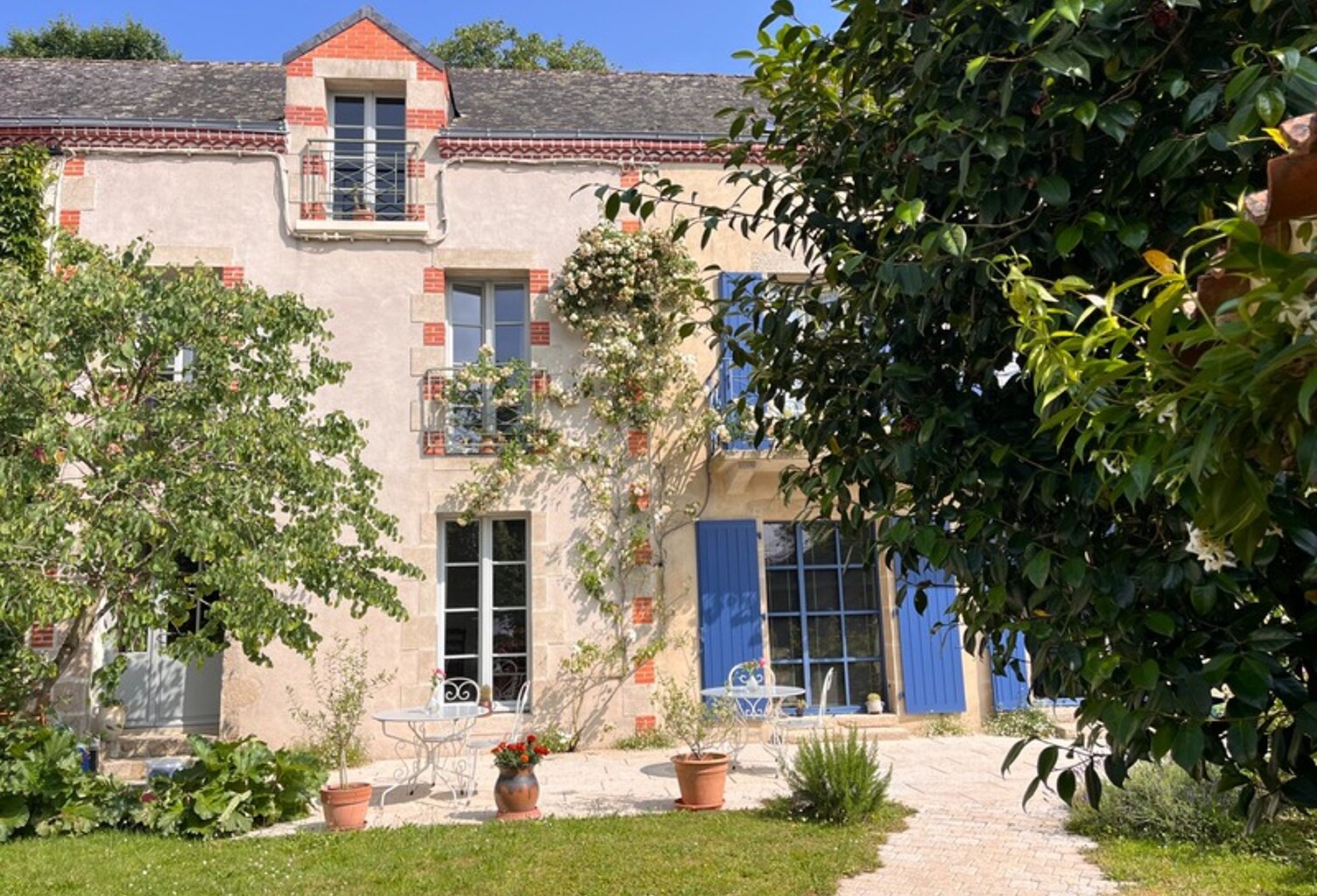 MALLIEVRE, BORD DE SEVRE, CADRE BUCOLIQUE & AUTHENTIQUE, DEMEURE COMPOSEE DE 2 MAISONS JUMELEES AVEC JARDIN, GARAGE, CAVE, 287000€ FAI — photo 1