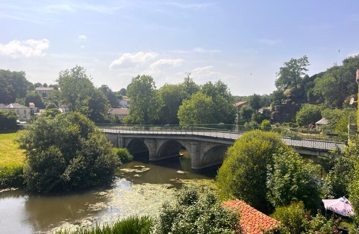 MALLIEVRE, BORD DE SEVRE, CADRE BUCOLIQUE & AUTHENTIQUE, DEMEURE COMPOSEE DE 2 MAISONS JUMELEES AVEC JARDIN, GARAGE, CAVE, 287000€ FAI — photo 3