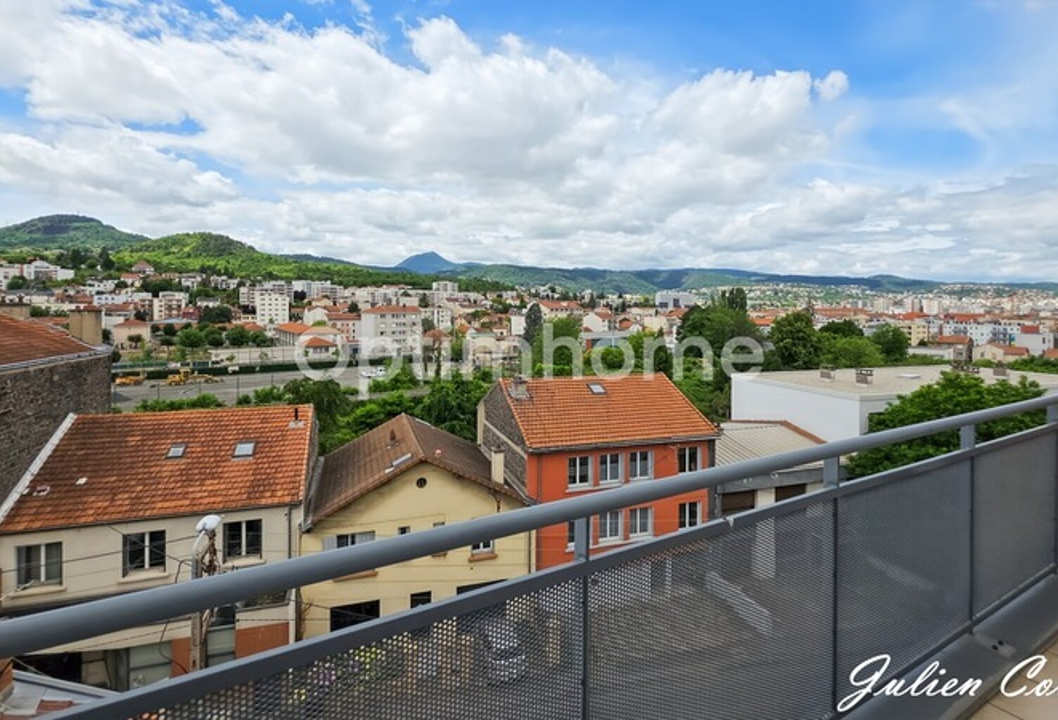 T3 5ème étage – Vue chaîne des Puys & balcon – Centre Clermont-Ferrand – DPE C / GES A — photo 1