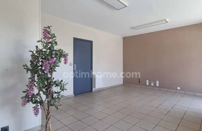 Local/bureau/bâtiment libre à vendre à BERNIERES LE PATRY - 14410 Valdallière — photo 4