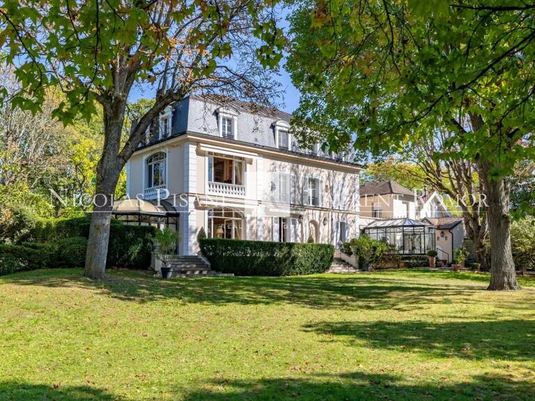 EXCLUSIVITÉ - Le Vésinet - Élégante maison de maître au cœur d’u — photo 1
