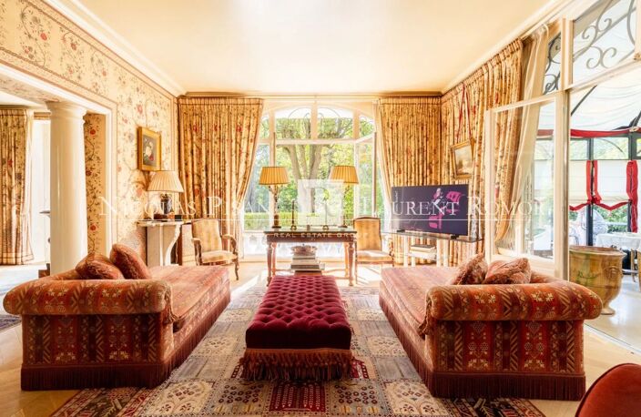 EXCLUSIVITÉ - Le Vésinet - Élégante maison de maître au cœur d’u — photo 2