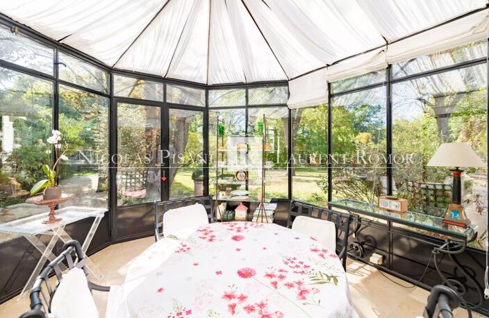 EXCLUSIVITÉ - Le Vésinet - Élégante maison de maître au cœur d’u — photo 5