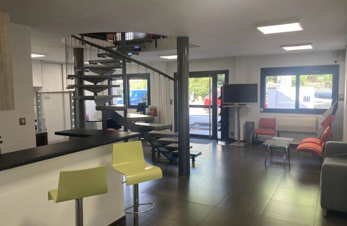 COEUR COTE PAVE VILLA T8 — photo 3