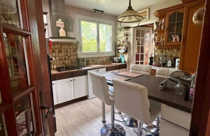 MAISON CONTEMPORAINE - 8 pièces  - dépendances - bassin - mare - terrain clos 1493 m2 — photo 3