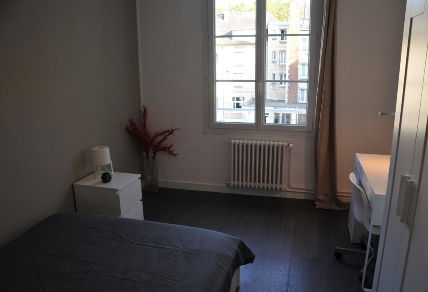 Mieux qu'un studio, une chambre meublée avec services — photo 1