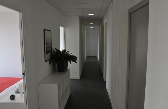 Mieux qu'un studio, une chambre meublée avec services — photo 3