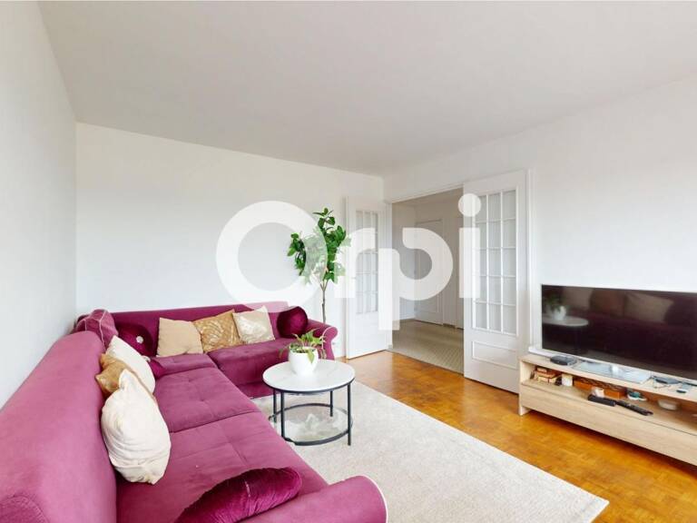 BRON - T4 avec place de parking — photo 1