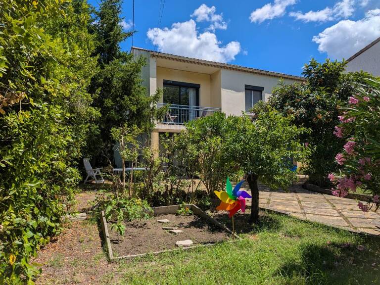 Maison À Vendre à Uzès centre — photo 1
