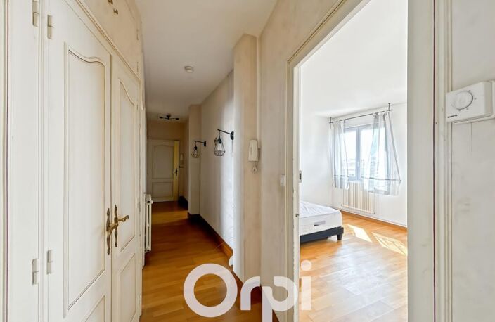 Appartement T3 lumineux avec ascenseur, deux balcons et cave – Hyper-centre de La Roche-sur-Yon — photo 5