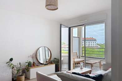 Appartement 2 pièces 274300 €