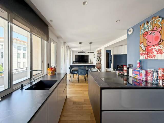 Appartement familial entièrement rénové avec balcon à vivre, garage — photo du bien