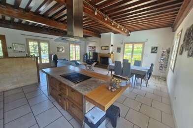 Maison 5 pièces 2050 €