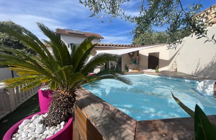 MAISON 4 PIECES ENTIEREMENT RENOVEE  3 CHAMBRES JARDIN PISCINE CUISINE D ETE — photo 4