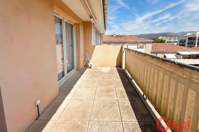 Appartement 3 pièces 941 €