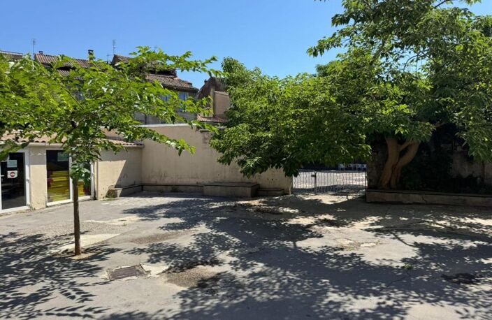 ENSEMBLE IMMOBILIER DE 1178m² à vendre avec terrain de 1800m² au centre du village historique de SAINT-AMBROIX — photo 5