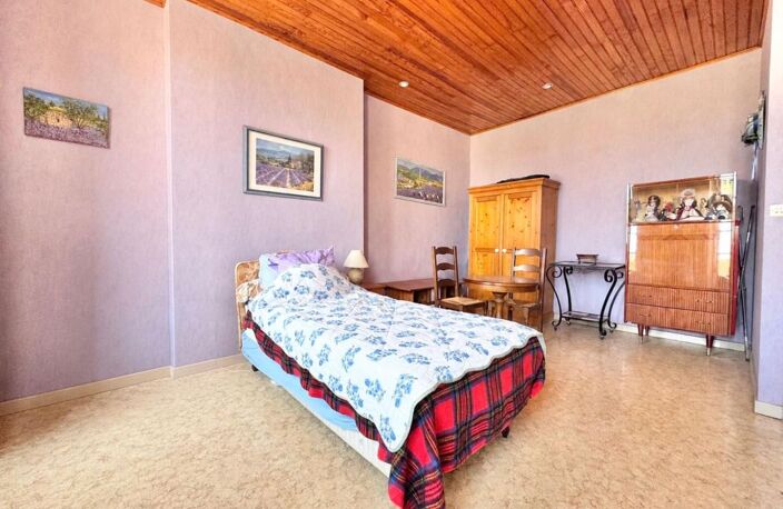 À VENDRE APPARTEMENT T3 TRAVERSANT DE 75,27M² - 13006 MARSEILLE — photo 4