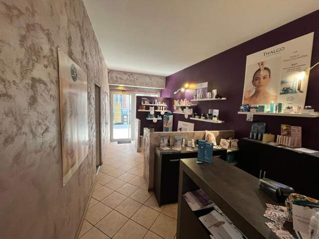 DUPUY A LOUER LOCAL COMMERCIAL OU PROFESSIONNEL — photo du bien