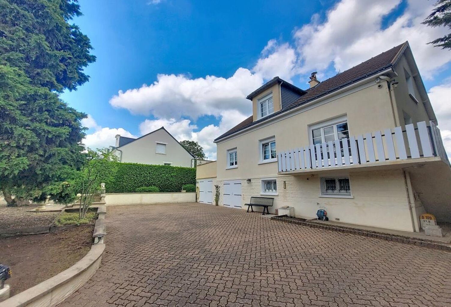 Maison À Vendre 170 M2. TERRAIN CONSTRUCTIBLE SUR 814 M2) — photo 1
