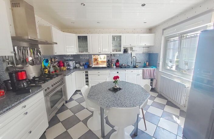 Maison À Vendre 170 M2. TERRAIN CONSTRUCTIBLE SUR 814 M2) — photo 5