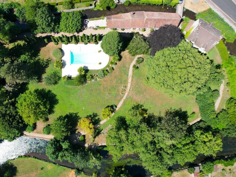 Une propriété d’exception avec dépendance sur une presqu'île aux portes de Paris — photo 1