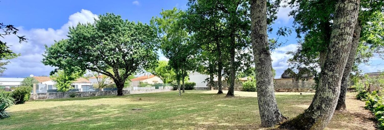 Terrain  767 m² à vendre à Saint-Just-Luzac (17320)