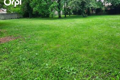 Terrain  224400 €