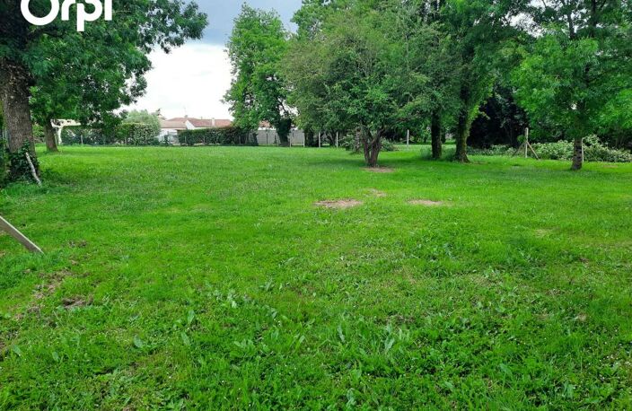 BOURCEFRANC LE CHAPUS - GRAND TERRAIN CONSTRUCTIBLE ET DIVISIBLE — photo 2