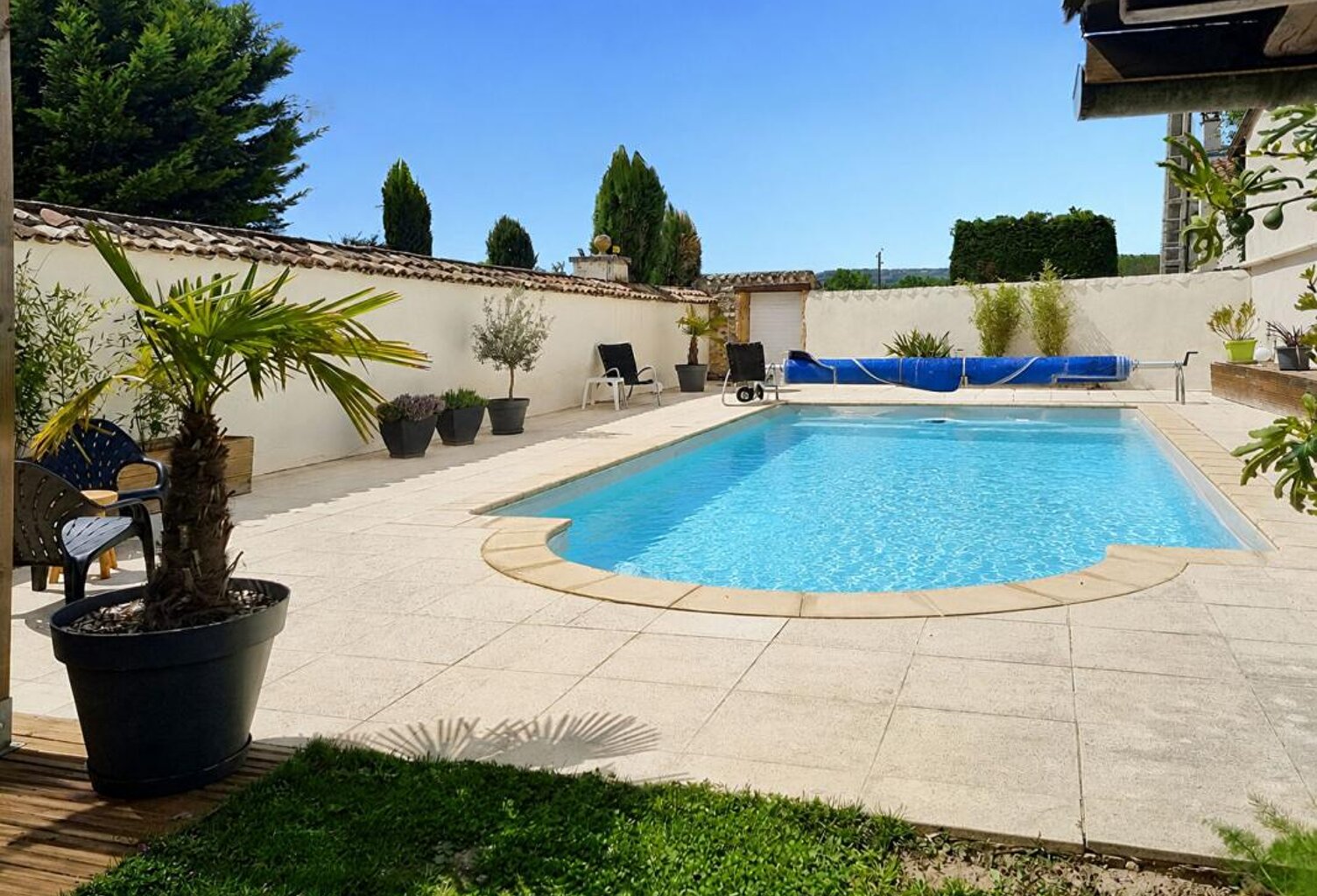 Maison Les Cheres 8 pièces 220 m2, garage, piscine — photo 1