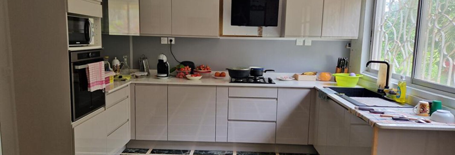 Appartement 4 Pièces 117 m² à vendre à Gourbeyre (97113)