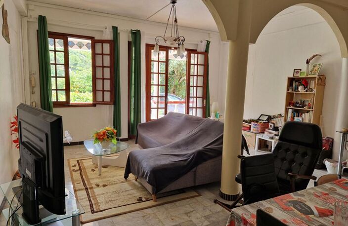 Appartement  4 pièce(s) 117 m2 , 3  chambres, rez-de-chaussée, grande terrasse, Gourbeyre — photo 3