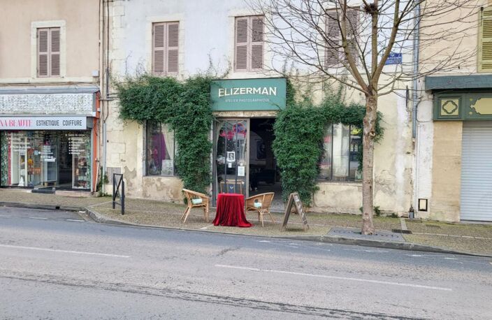 24000 Perigueux maison divisée en 2 apparts  f2 et f3 et atelier professionnel  artistique et galerie — photo 2