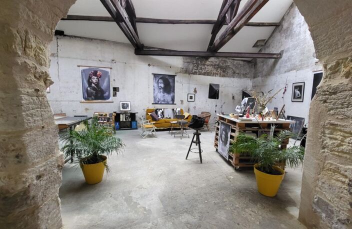 24000 Perigueux maison divisée en 2 apparts  f2 et f3 et atelier professionnel  artistique et galerie — photo 3