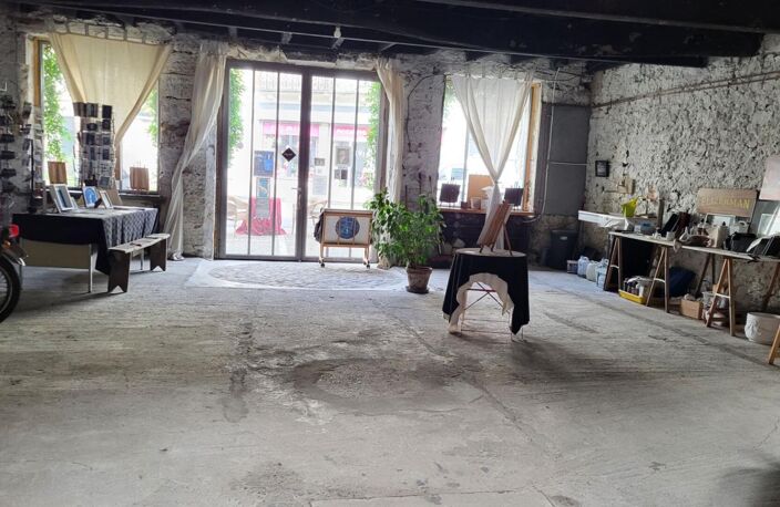 24000 Perigueux maison divisée en 2 apparts  f2 et f3 et atelier professionnel  artistique et galerie — photo 4