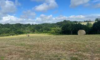 Terrain  29147 m² à vendre à Saint-Yrieix-la-Perche (87500)