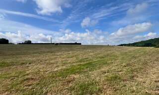 Terrain  1930 m² à vendre à Saint-Yrieix-la-Perche (87500)