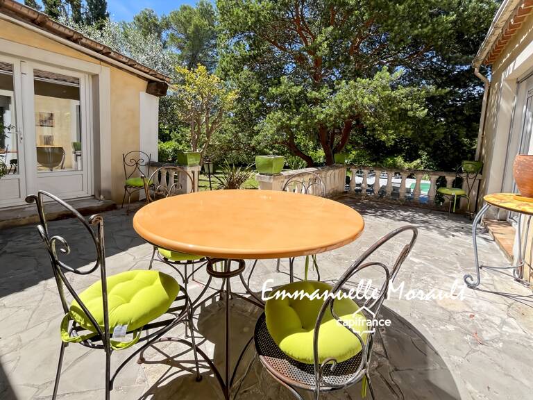 Villa provençale de plain-pied avec 4 chambres et piscine à Bagnols-en-Forêt — photo 1