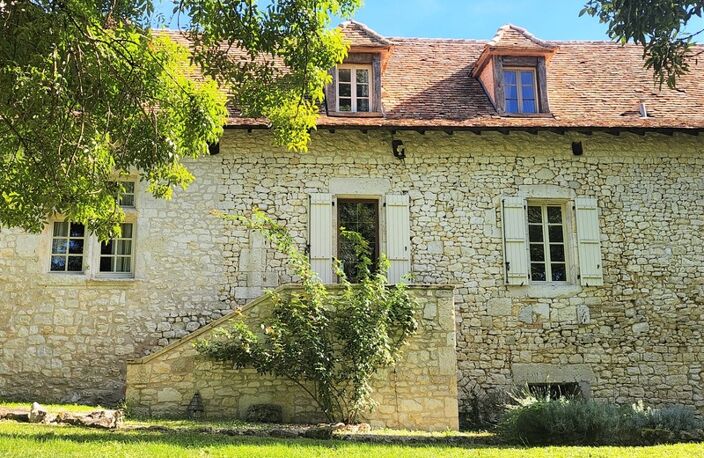 Belle propriété historique en pierre avec parc arboré - Dépendances et piscine - à vendre - proche de CASTILLONNES (47) — photo 3